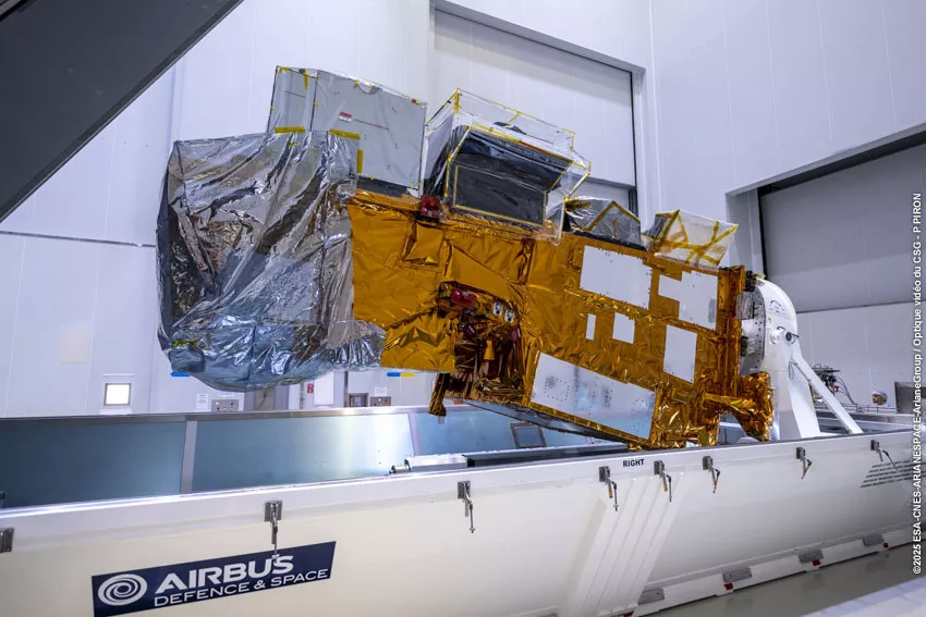 Ouverture conteneur MetOp-SGA1 en salle blanche