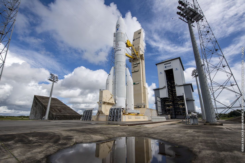 Ariane 6 sur son pas de tir.