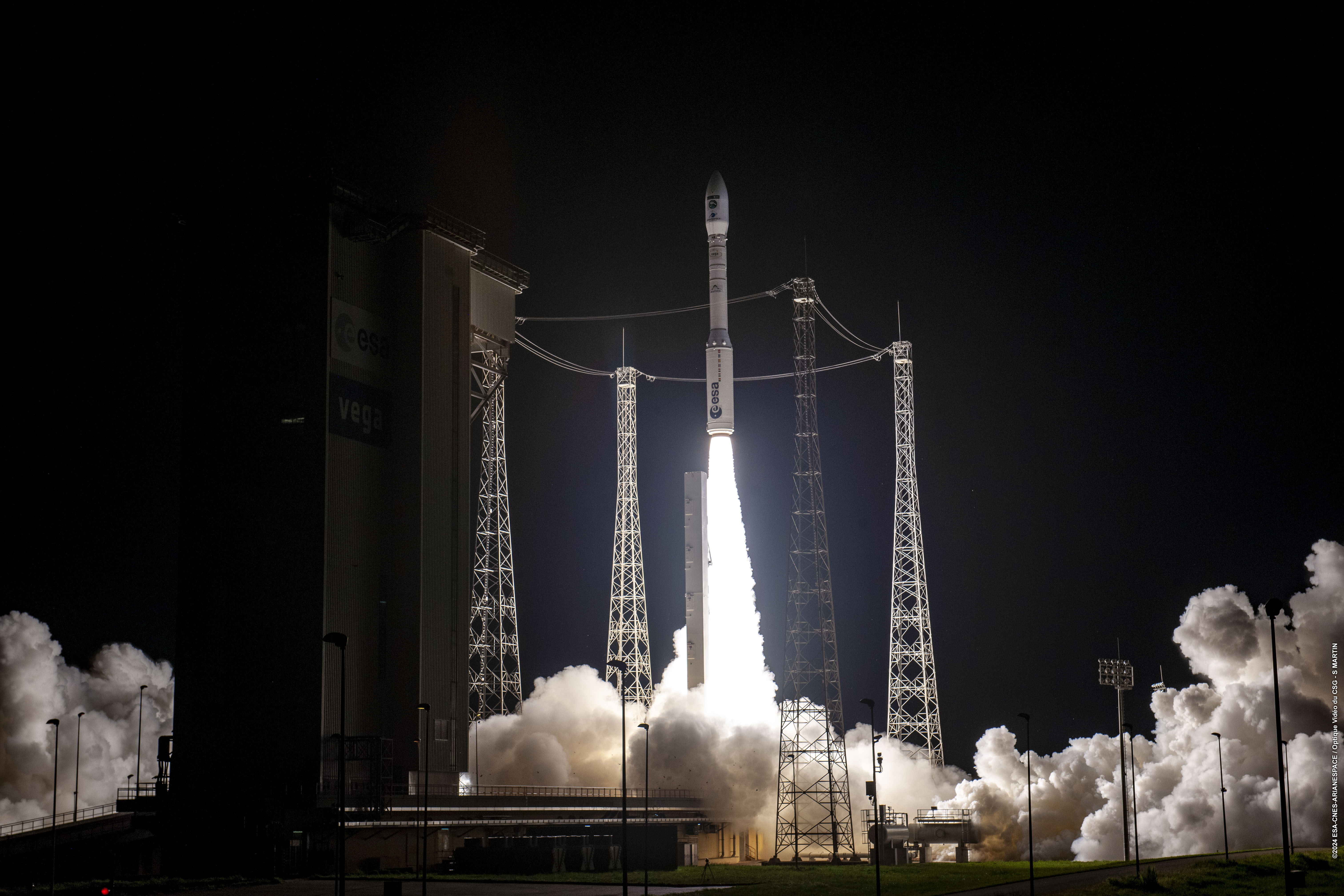 Décollage de la dernière Vega depuis la zone de lancement Vega.