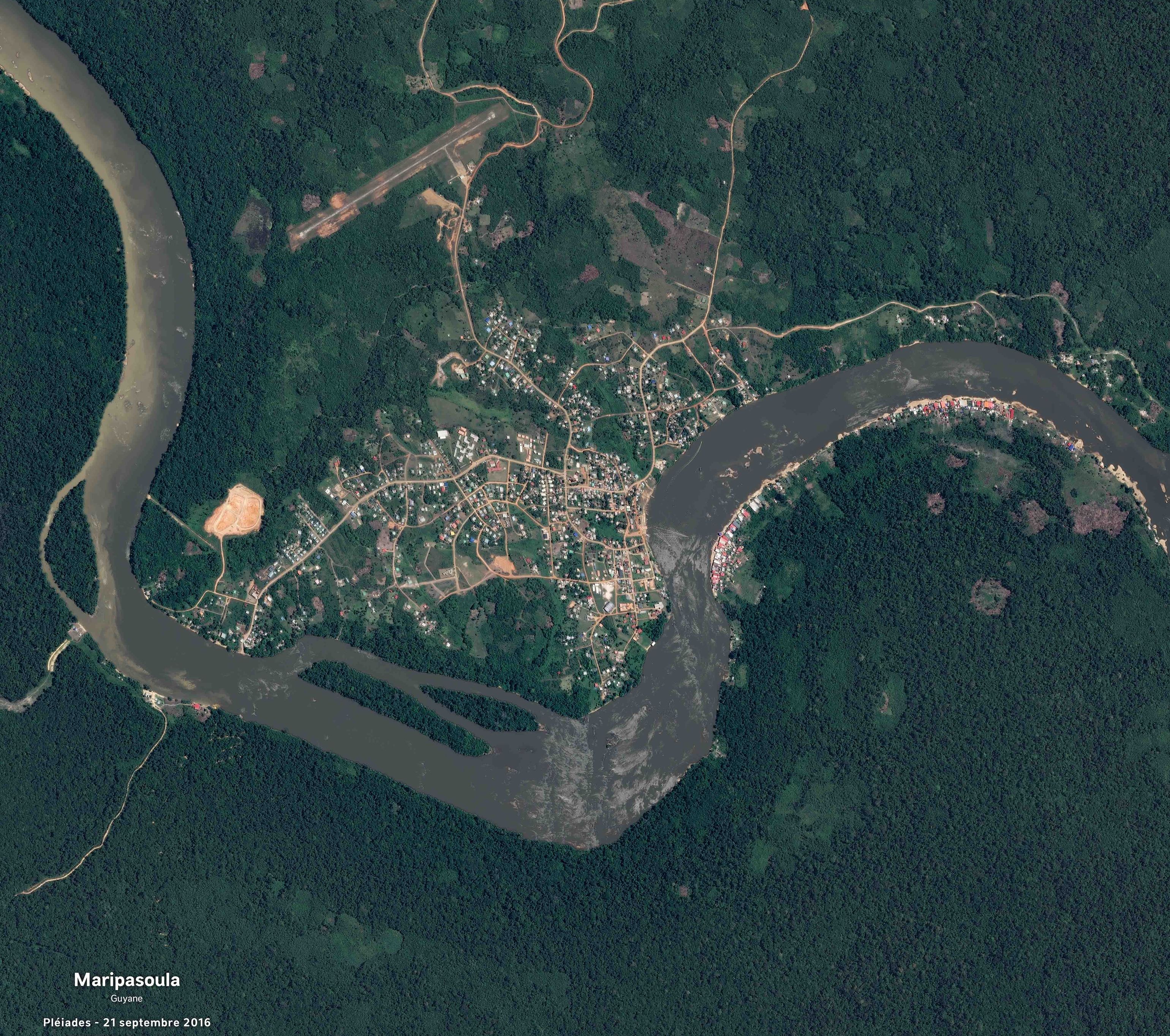 Vue par satellite de Maripasoula, bourgade du Haut-Maroni.