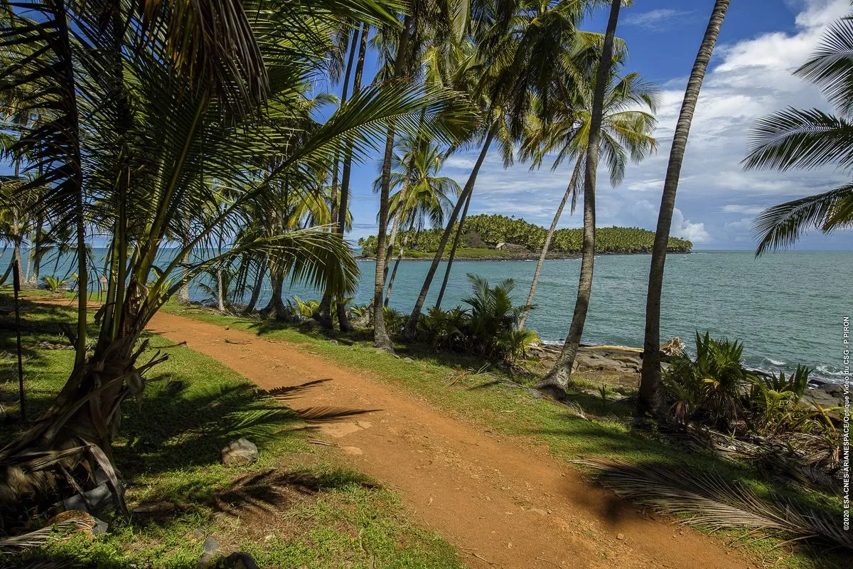 Le sentier de l'île Saint Joseph.