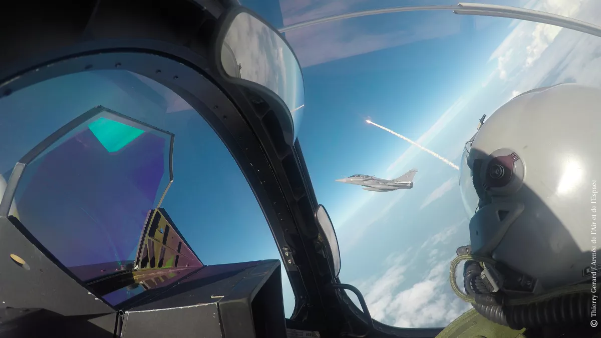 Le rafale suit le vol d'Ariane 6