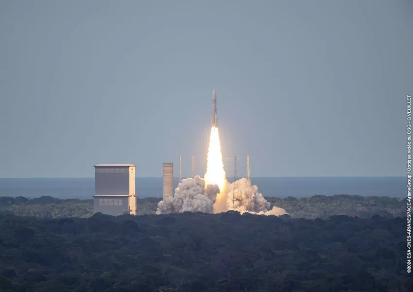Decollage d'Ariane 6 vue du Mont Venus.
