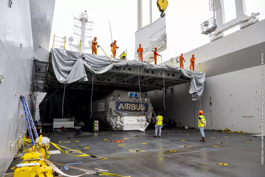 Déchargement METOP SGA-1 du Canopée