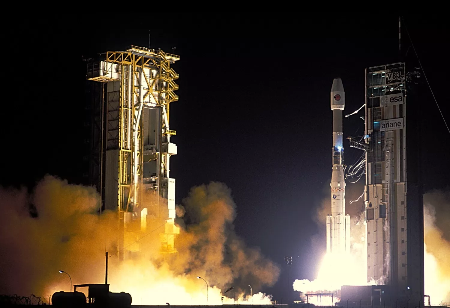 Décollage du lanceur Ariane 44P, vol 83