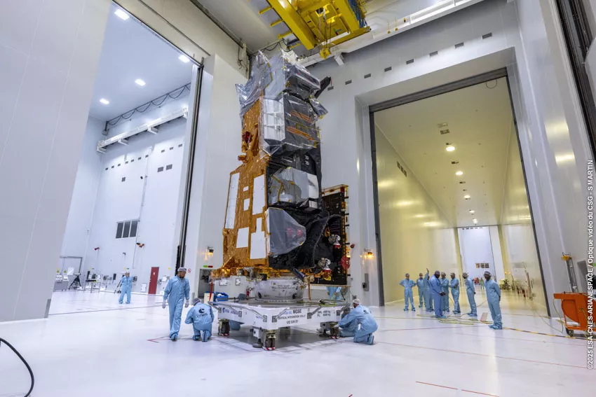 Transfert Metop-SGA1 d'une salle blanche vers une autre 