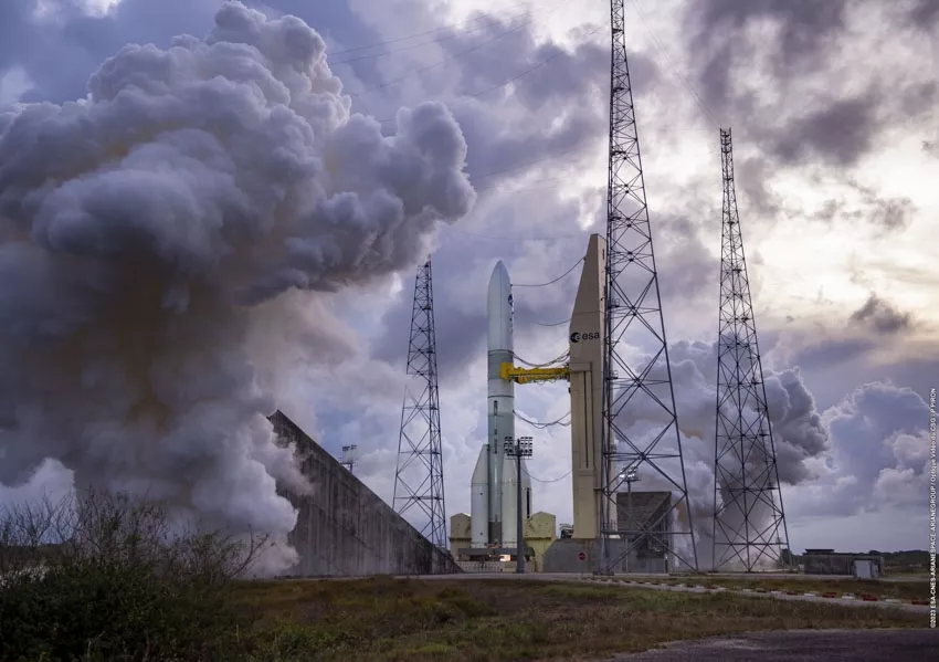 L’essai à feu complet du lanceur Ariane 6 sur son pas de tir, réalisé dans le cadre des essais combinés au Centre Spatial Guyanais, s’est déroulé avec succès.