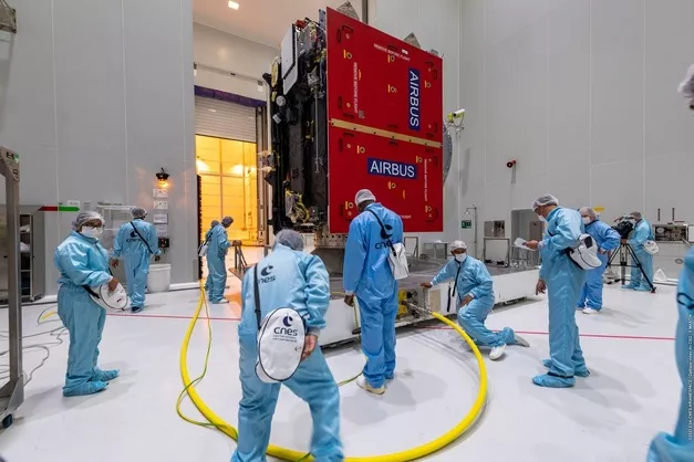 Mise en Conteneur Charge Utile 3 du satellite JUICE.