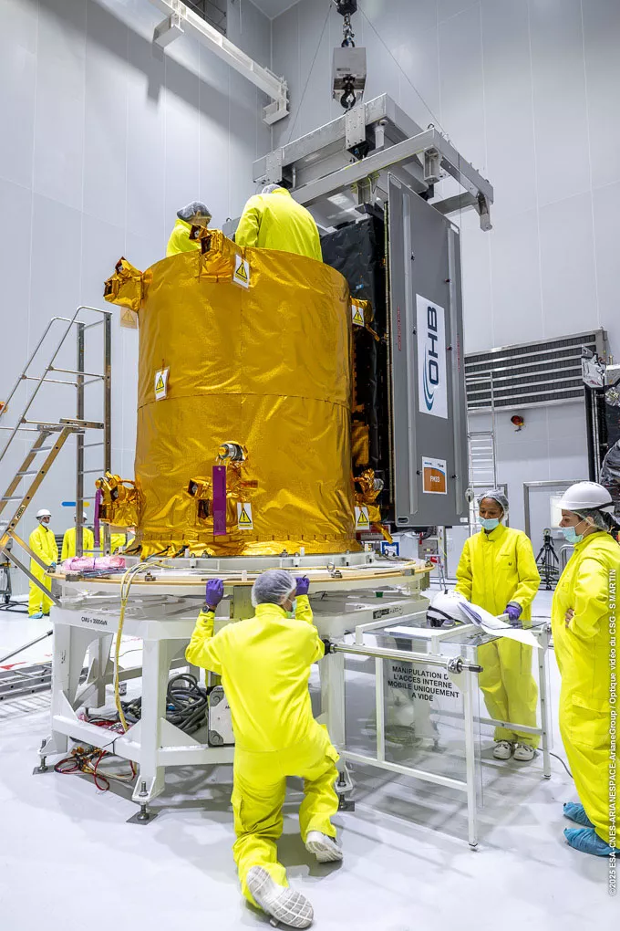 Pose satellites Galileo L14 sur dispenser