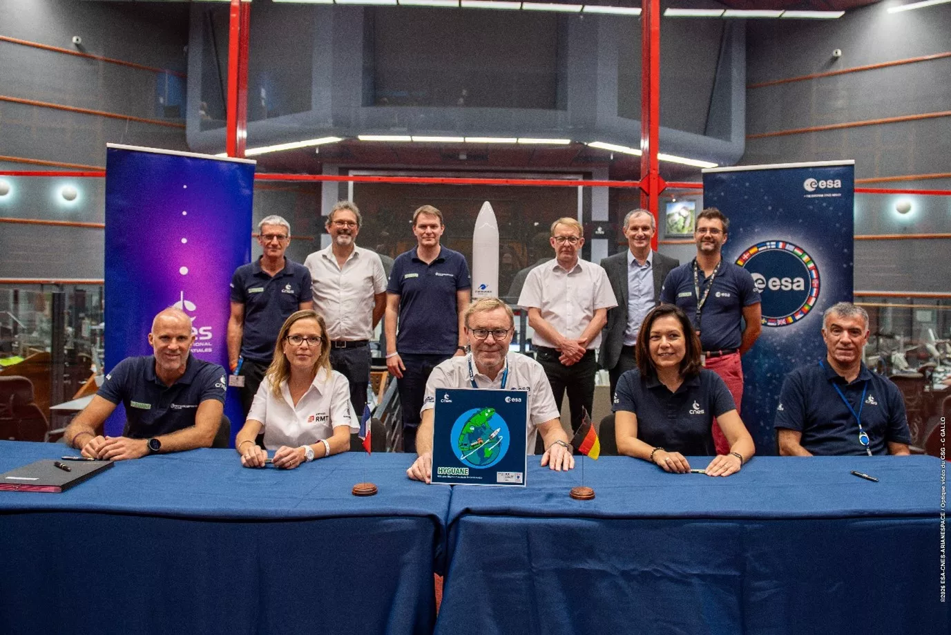 Un contrat crucial pour le projet Hyguane a été signé dans la salle de contrôle Jupiter au Centre spatial guyanais, Port spatial de l’Europe.